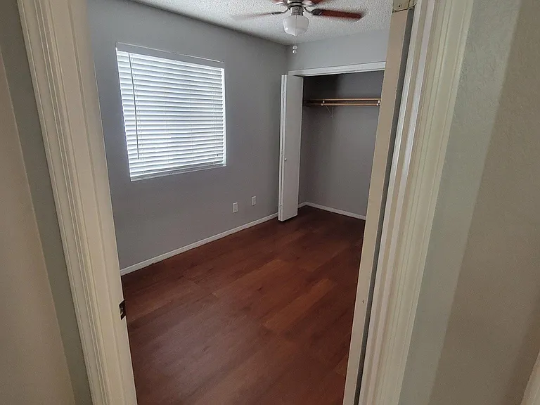 Second bedroom.