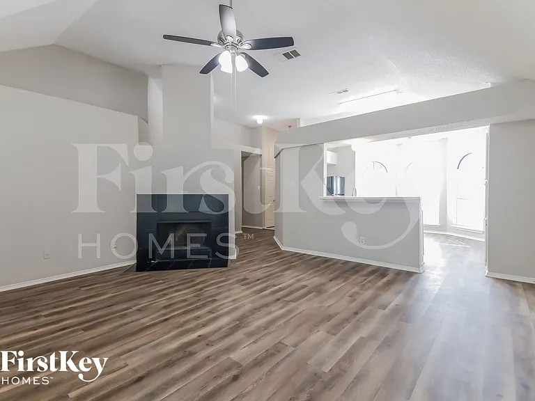 701 Long Hill Ct — Photo 5