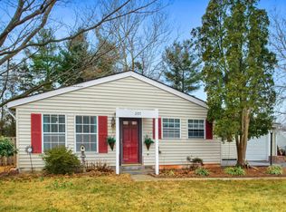 207 E Juniper Ave, Sterling, VA 20164