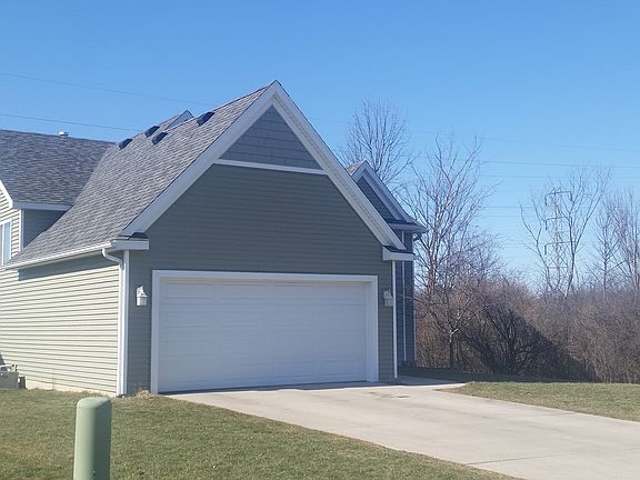 2nd image of 943 Sunrise Ln NW