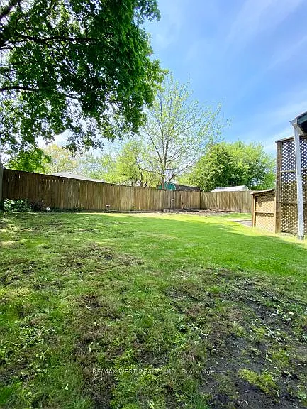 81 Seaborn Rd — Photo 28