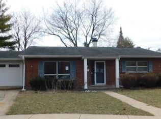 909 Wilshire Dr, Wheeling, IL 60090