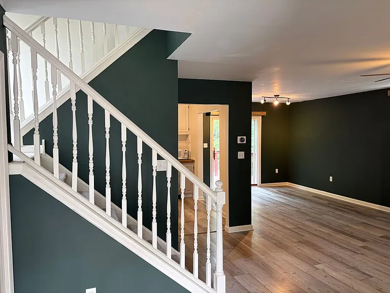 555 Upland St — Photo 3