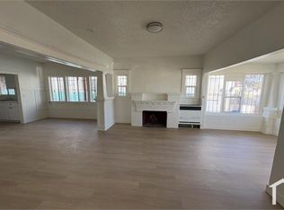 1030 W 88th St, Los Angeles, CA 90044