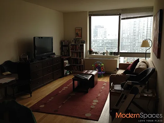 Rented by Modern Spaces | media 15