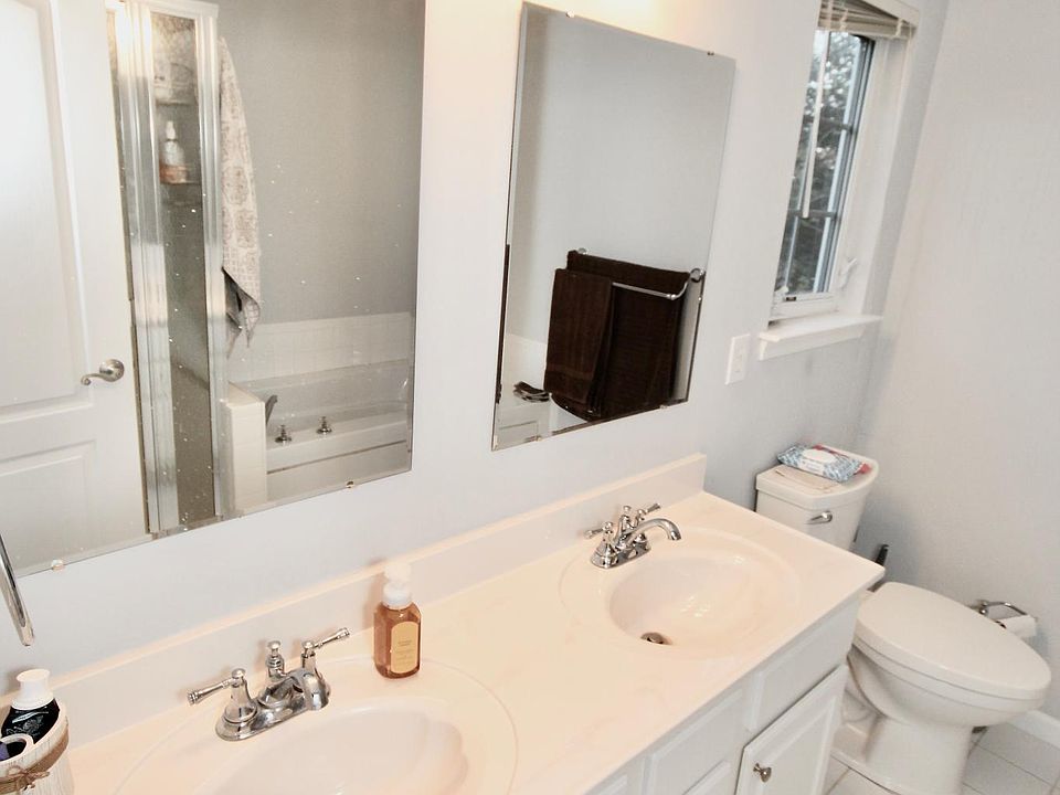 1st image of 900 Charnell Dr APT 200