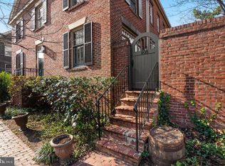 605 S Columbus St #605, Alexandria, VA 22314