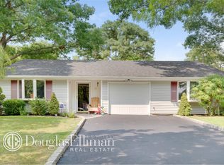 31 Anne Dr, Selden, NY 11784