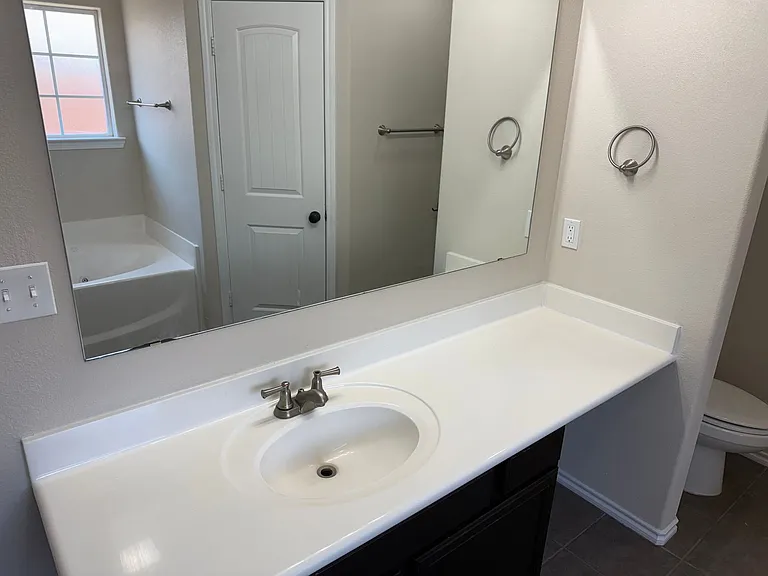 660 Duke Ave — Photo 13