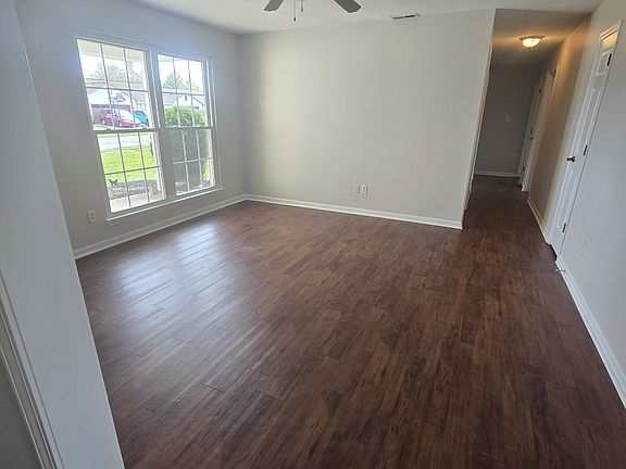 4th image of 18 1/2 Lake Dr S