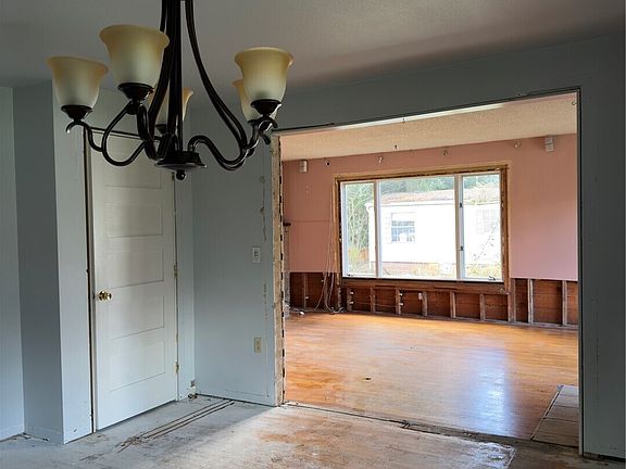 5th image of 10722 59th Avenue E