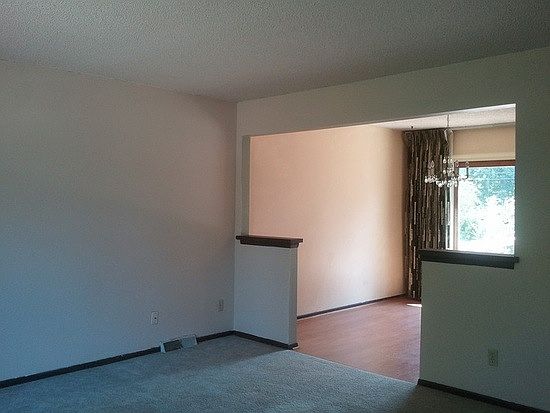 5th image of 8125 Belleview Ave