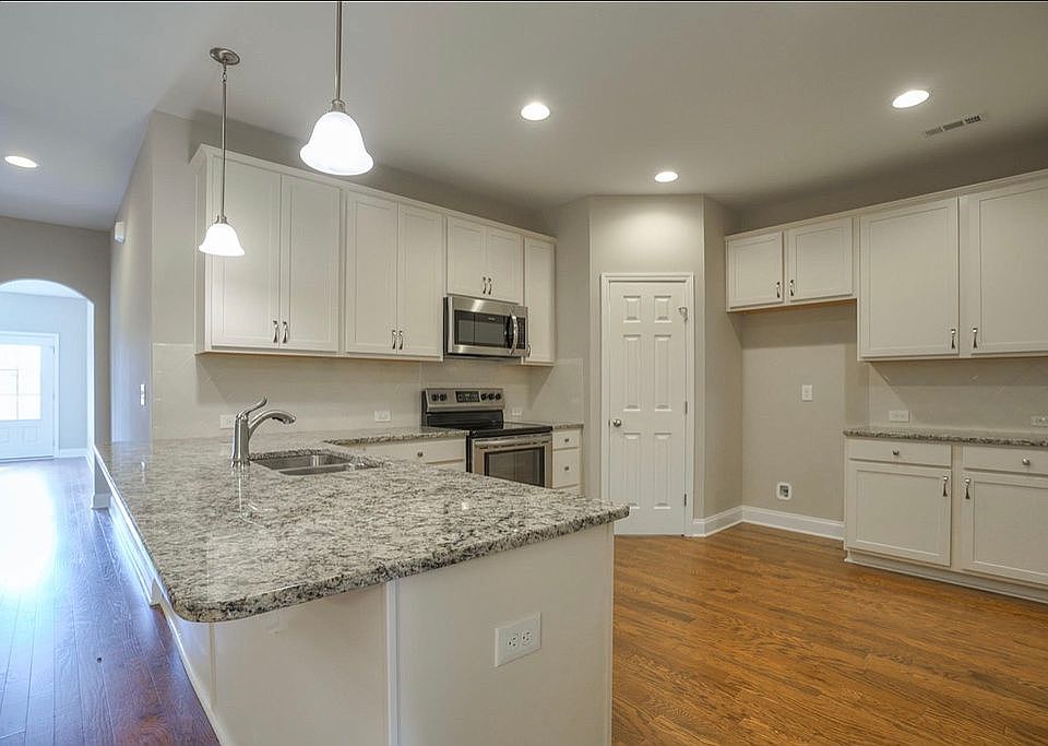 1st image of 3335 Livermore Ln