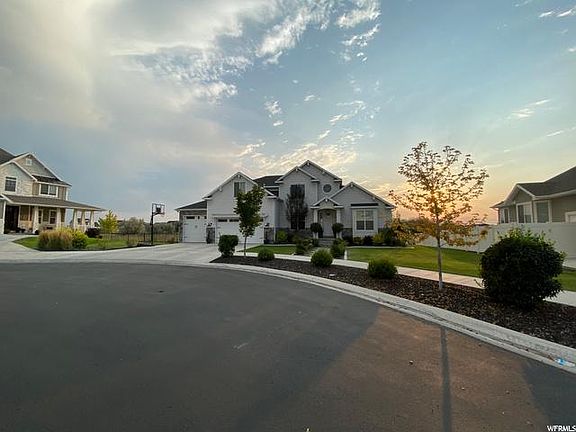 5th image of 212 S Dry Creek Ln