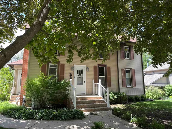 238 S Walnut St, Stillman Valley, IL 61084