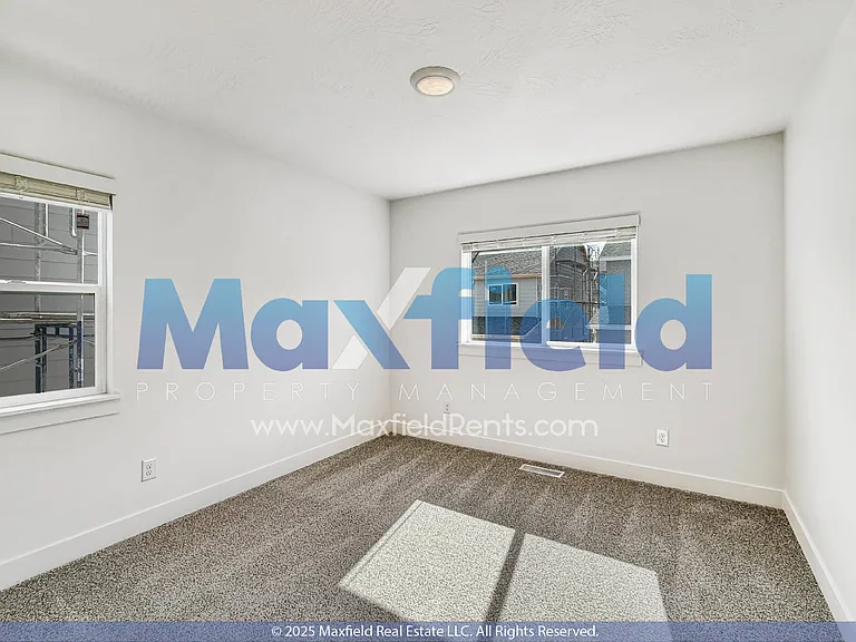 1376 Meadow Ln — Photo 14
