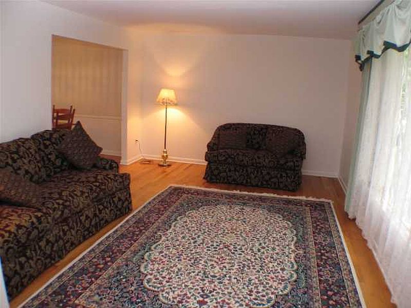 3rd image of 36 BENJAMIN Street