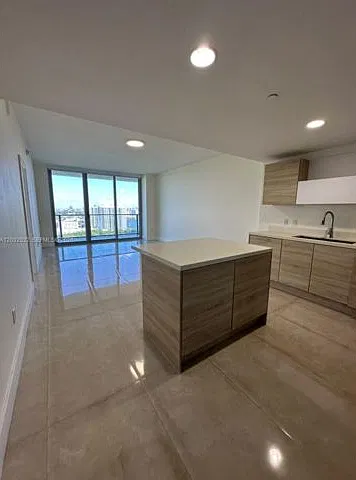 2 bed, 2.0 bath, $4,000 — Photo 3