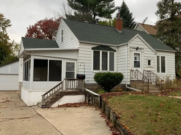 1211 Tremont St, Cedar Falls, IA 50613