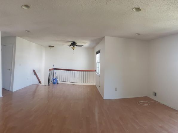 320 Tulip Ln