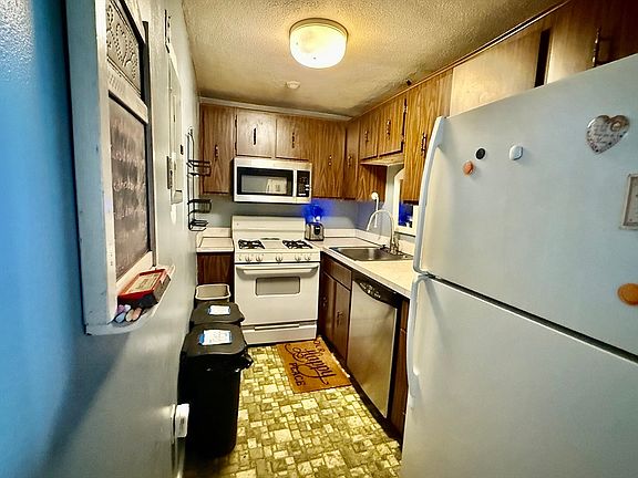 3rd image of 12 Kenmar Dr Unit 85