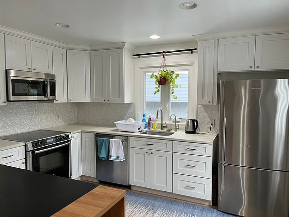 4th image of 8 Watson St