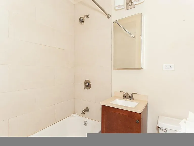4720 N Leavitt St #2 — Photo 8