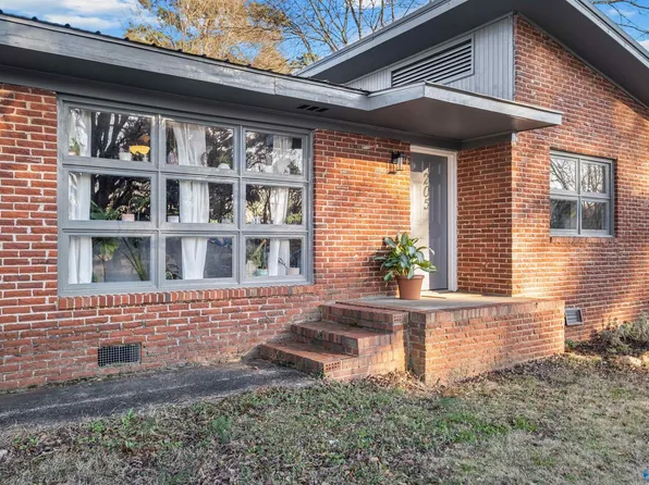 205 Maumee Blvd, Weaver, AL 36277