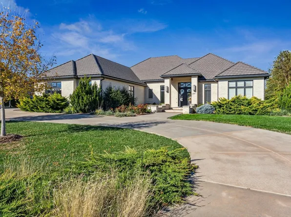 10512 E Summerfield Cir, Wichita, KS 67206
