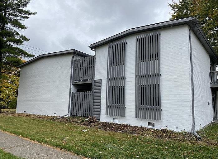 1st image of 2044 Arlington Ave #4