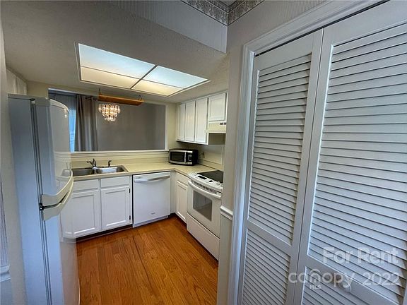 3rd image of 2910 Iron Gate Ln