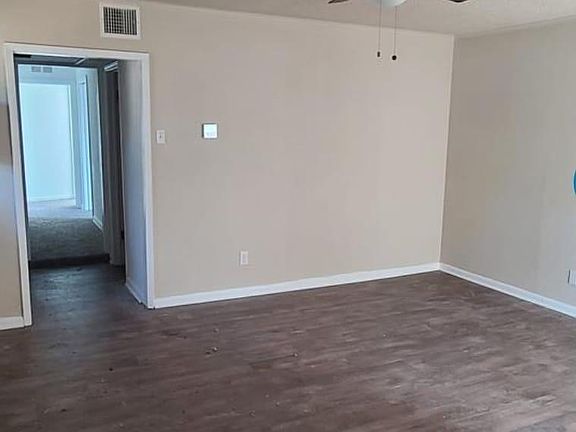 3rd image of 616 Marchmont Ln #102