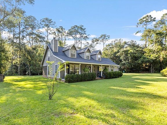 5th image of 208 Country Club Dr
