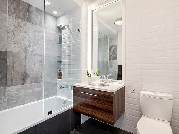 4th image of 670 Pacific St #402