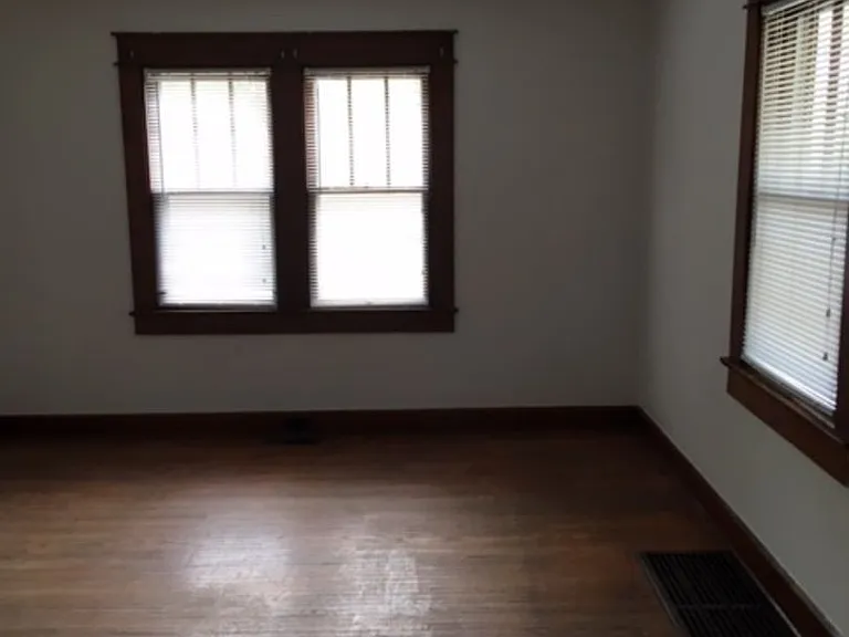 1427 N Kinser Pike — Photo 19