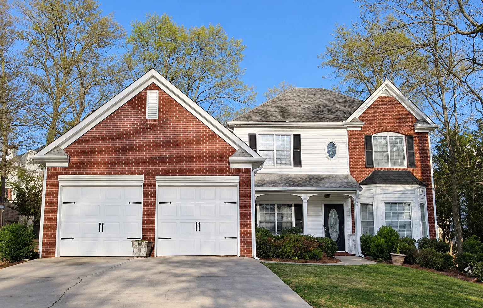 4 bed, 2.5 bath, 2332 sqft, $2,650 — Photo 2