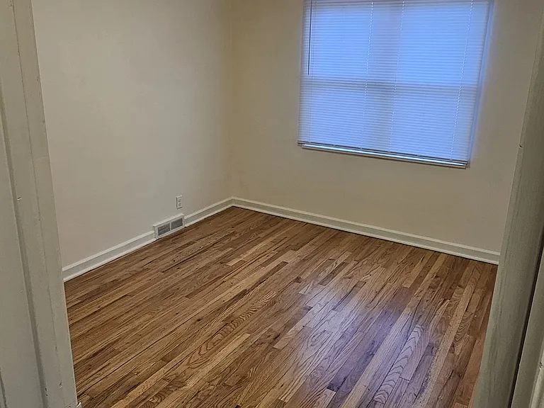 5057 Leavenworth St #2 — Photo 16