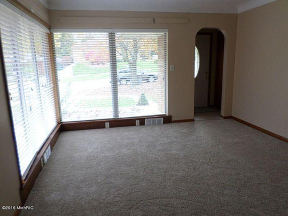 3rd image of 1735 Gratiot St NW