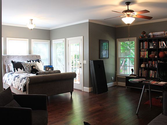 4th image of 4010 Blackwell Park Dr