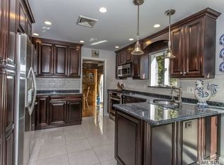 126 Columbia Dr, Jericho, NY 11753