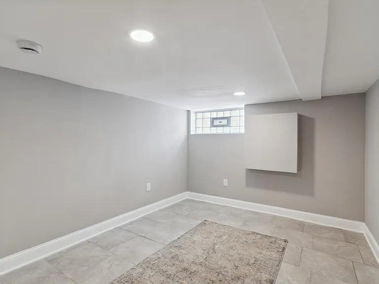 1722 N Newkirk St — Photo 13
