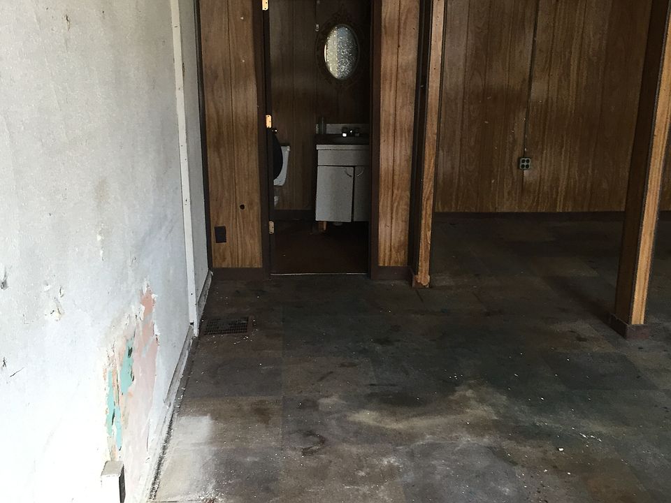 2nd image of 924 N 2nd St
