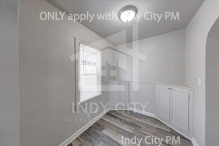 1326 N Gladstone Ave — Photo 7