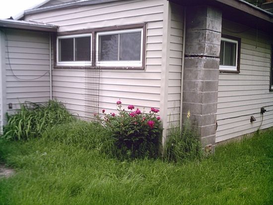 2nd image of 102 Island Rd