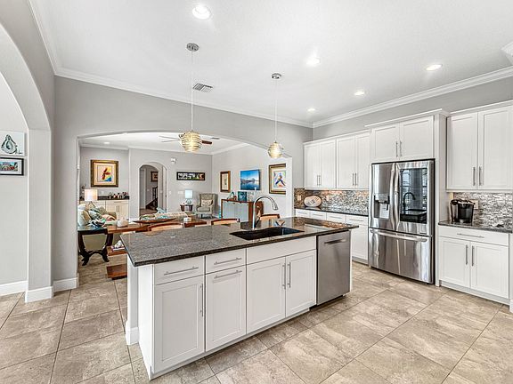 5th image of 7057 Vilano Ln