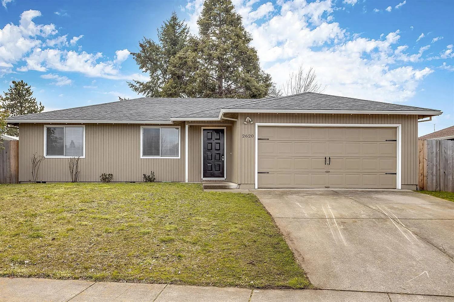 2620 Terr Mont St photo 1