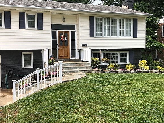5th image of 8310 Bound Brook Ln