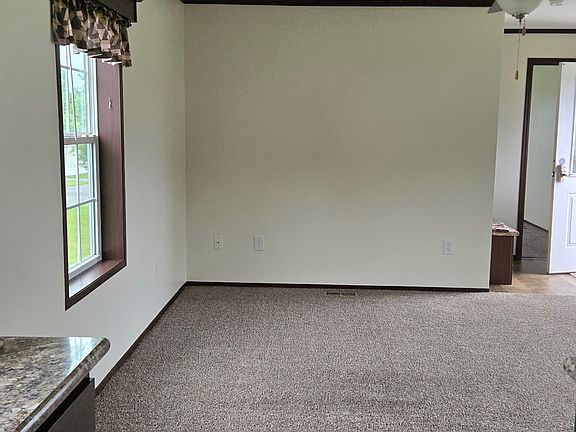 4th image of 46 Willowbrook Ln #46