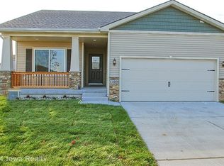 4408 132nd St, Urbandale, IA 50323