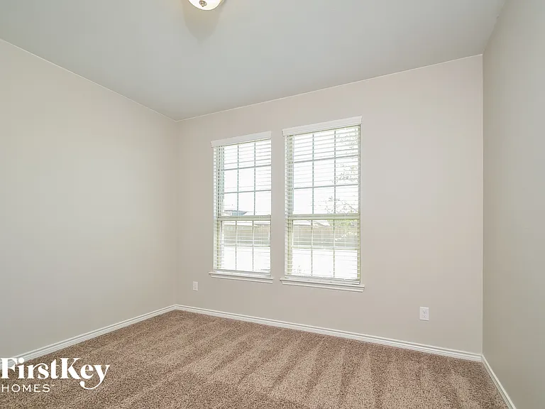 4217 Agatha Ln — Photo 10